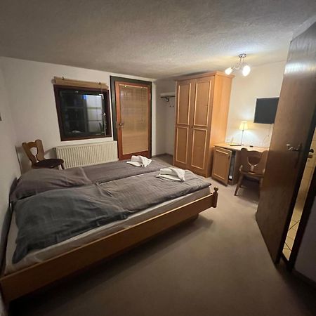 Hotel Erfurter Kreuz Kirchheim  ภายนอก รูปภาพ