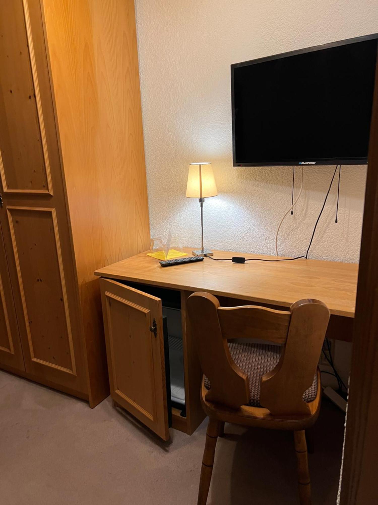 Hotel Erfurter Kreuz Kirchheim  ภายนอก รูปภาพ